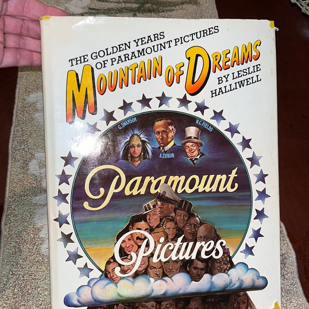 Hollywood Hardcover "The Golden Years of Paramount Pictures Mountain Of Dreams"